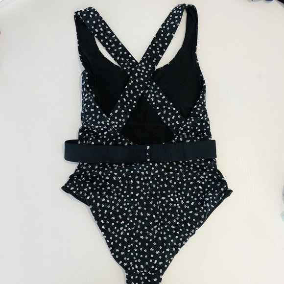 ROXY Women's NEW Swim Belt One Piece Swimsuit Size XSmall RRP $130 - Picture 4 of 9